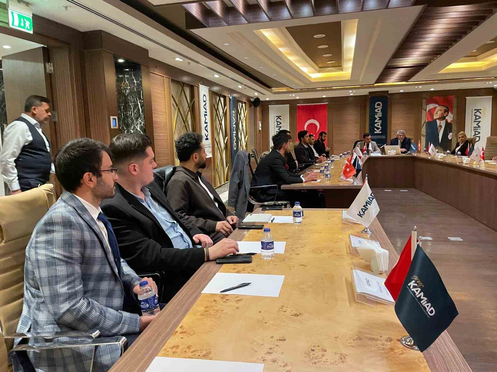 KAMU MÜTEAHHİTLERİ VE İŞ İNSANLARI DERNEĞİ (KAMİAD) GENEL BAŞKANI ALİ ADIGÜZEL, "GENÇ KAMİAD'IN ÖNÜMÜZDEKİ DÖNEMDE EĞİTİM PROGRAMLARI, TEKNİK GEZİLER, ÜNİVERSİTE İŞ BİRLİKLERİ, GİRİŞİMCİLİK PROJELERİ VE ULUSLARARASI İŞ BAĞLANTILARI GELİŞTİRMESİNİ ÇOK ÖNEMSİYORUZ" DEDİ.