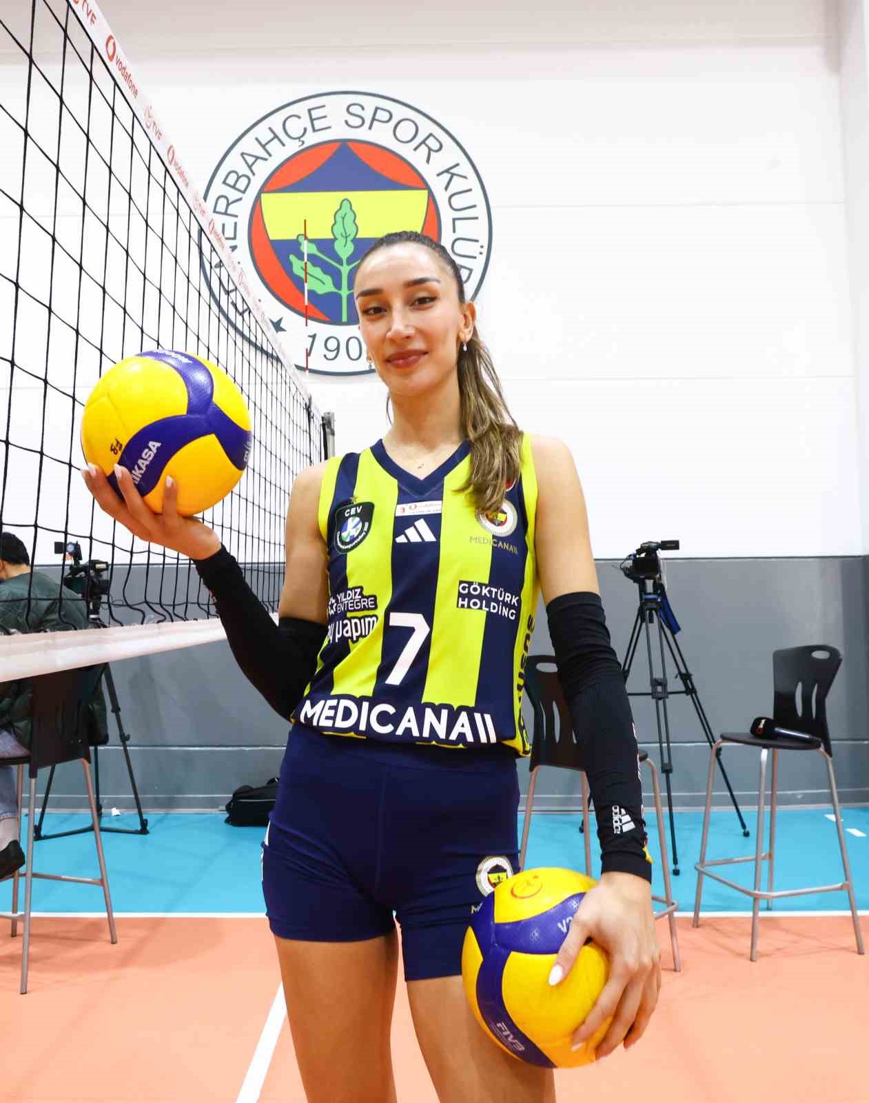 HANDE BALADIN, İHA MUHABİRİNE AÇIKLAMALARDA BULUNDU.