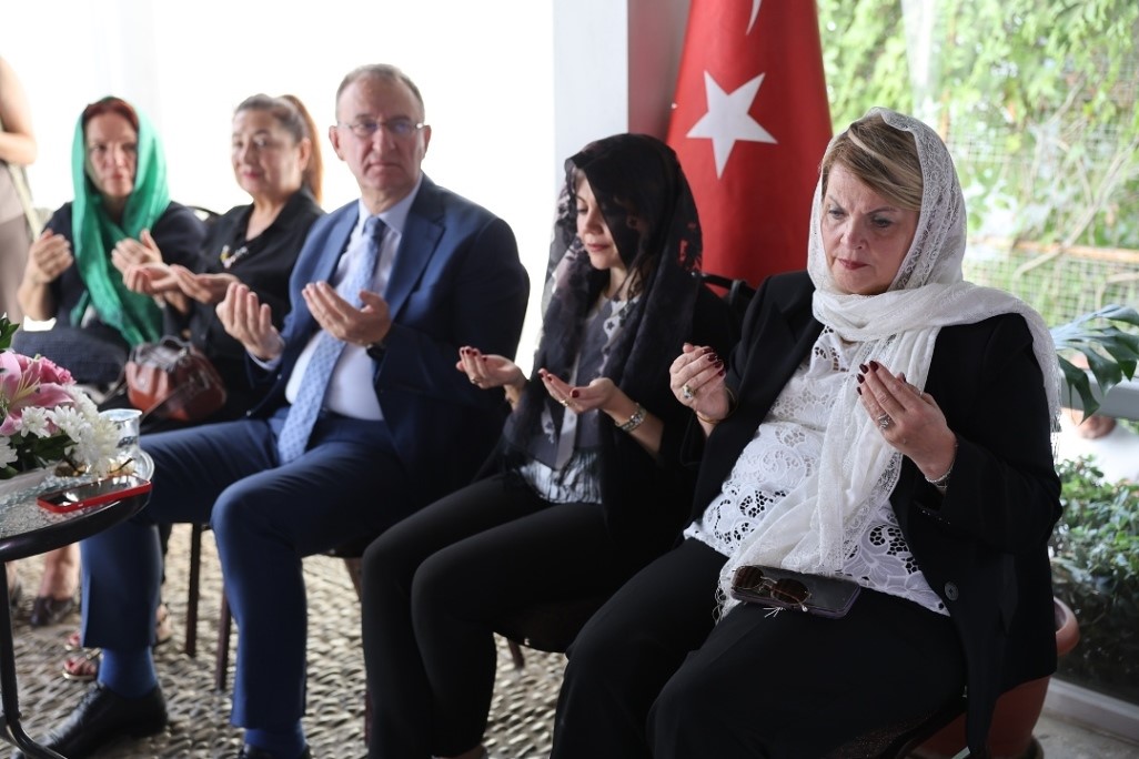 SANAT GÜNEŞİ ZEKİ MÜREN, VEFATININ 30. YILINDA BODRUM’DA DUALARLA ANILDI