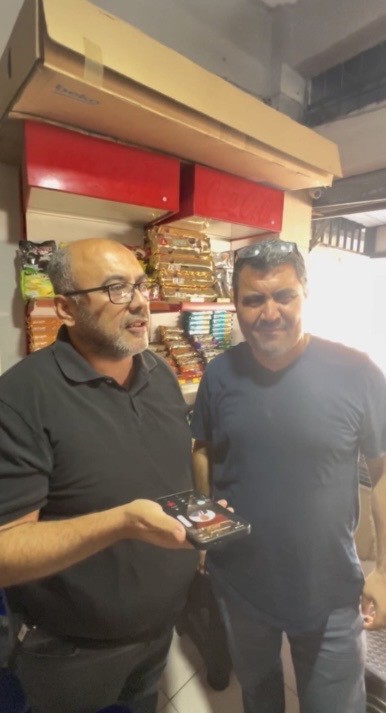 OSMANİYE’DE OSMANLI DÖNEMİNDEN GÜNÜMÜZE UZANAN "ZİMEM DEFTERİ" GELENEĞİ SÜRÜYOR. BORCUNU ÖDEMEKTE GÜÇLÜK ÇEKEN AİLELERİN MAHALLE BAKKALINDAKİ TOPLAM 87 BİN TL’LİK VERESİYE BORCU ÖDENDİ.