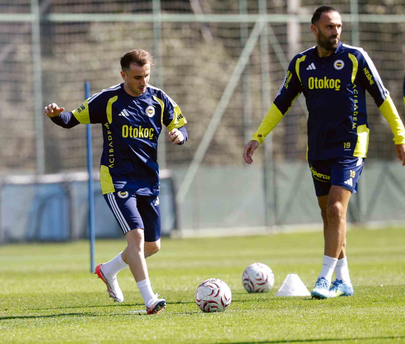 FENERBAHÇE, TRENDYOL SÜPER LİG’İN 7. HAFTASINDA DEPLASMANDA ÇAYKUR RİZESPOR İLE OYNAYACAĞI MAÇIN HAZIRLIKLARINI BUGÜN YAPTIĞI ANTRENMANLA SÜRDÜRDÜ.