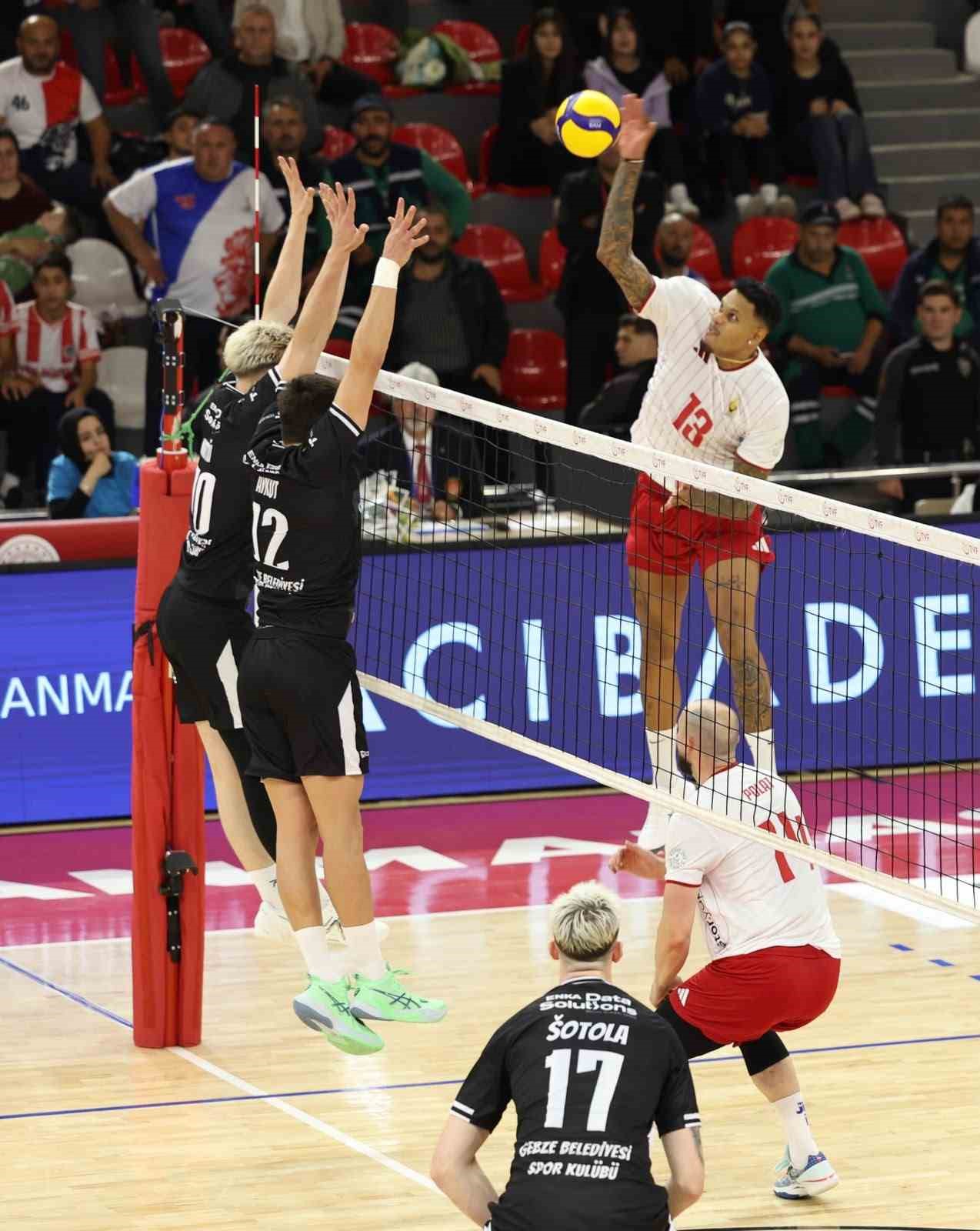 TÜRKİYE VOLEYBOL FEDERASYONU (TVF) EFELER LİGİ’NDE ONİKİŞUBAT BELEDİYE SPOR KULÜBÜ, EVİNDE KARŞILAŞTIĞI GEBZE BELEDİYESİ SPOR KULÜBÜ’NE 3-1 MAĞLUP OLDU.