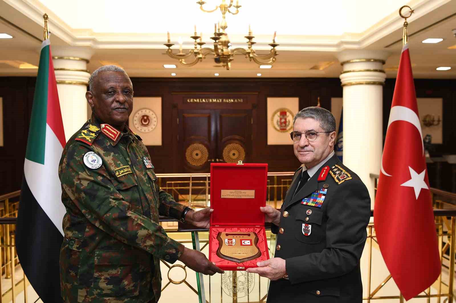 GENELKURMAY BAŞKANI BAYRAKTAROĞLU, SUDANLI MEVKİDAŞI ELATTA İLE GÖRÜŞTÜ