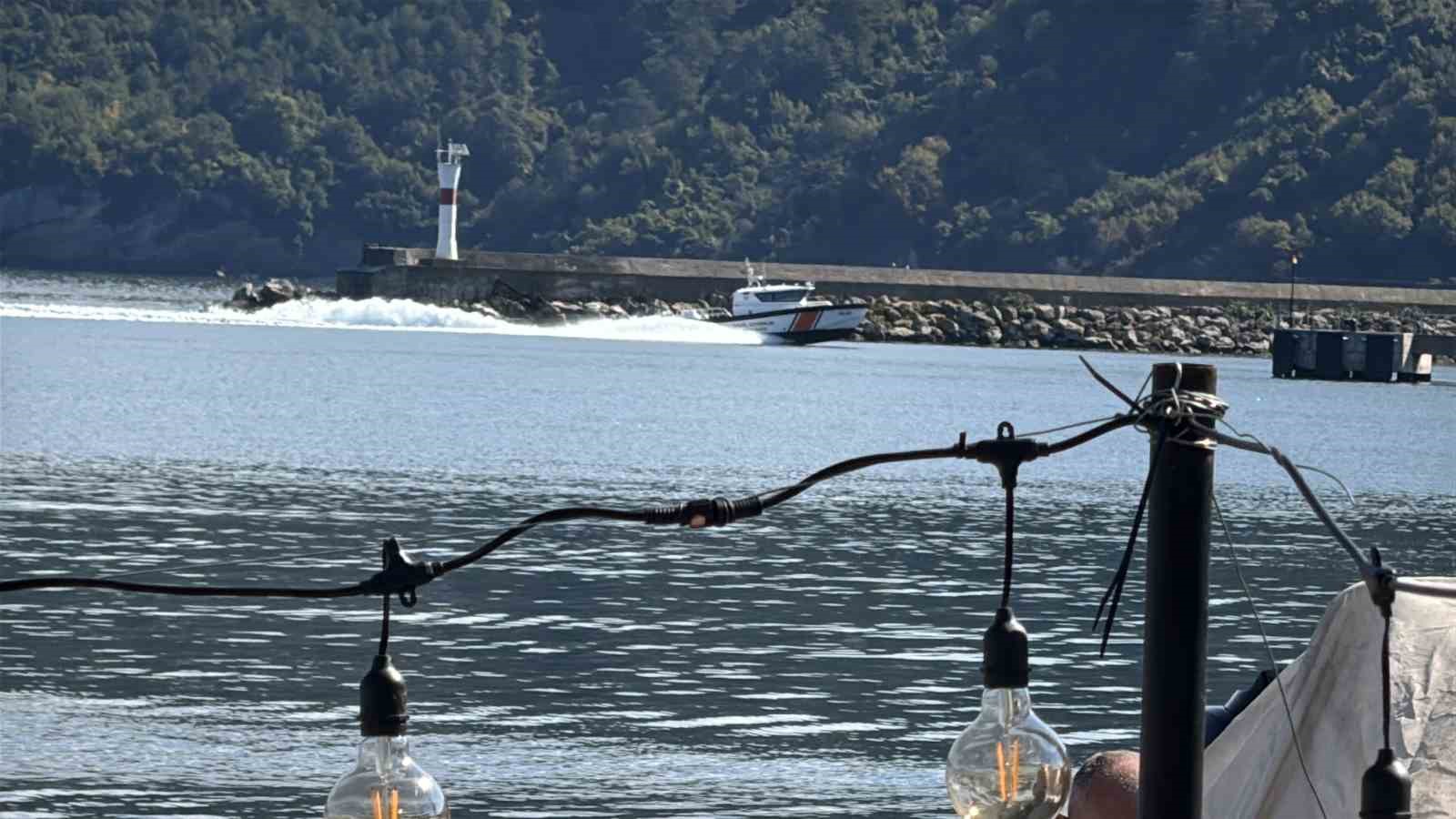 BARTIN’IN AMASRA İLÇESİNDE BALIK TUTMAK İÇİN KENDİ TEKNESİYLE DENİZE AÇILAN 43 YAŞINDAKİ MADEN İŞÇİSİ İLKER MIZRAP’TAN, EŞİNE GÖNDERDİĞİ "BALIKLARI TUTTUM, GELİYORUM" MESAJININ ARDINDAN BİR DAHA HABER ALINAMADI.