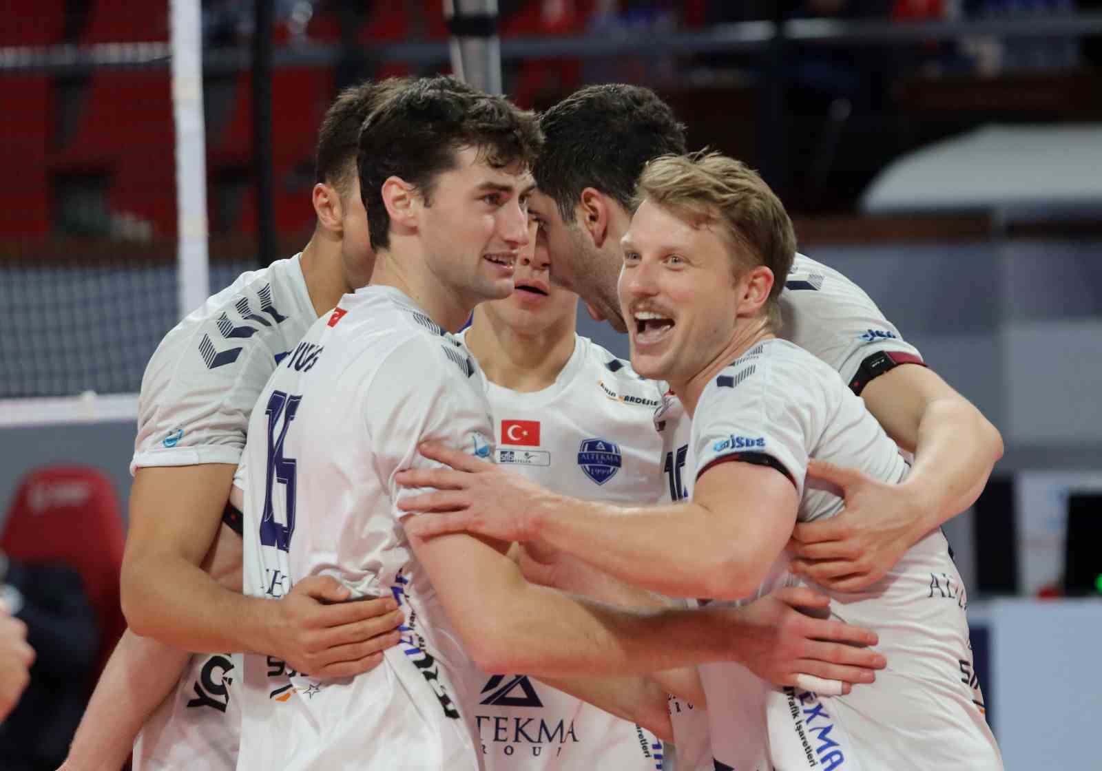 EFELER LİGİ'NİN İLK HAFTASINDA ALTEKMA SAHASINDA SPOR TOTO'YU 3-2 MAĞLUP ETTİ.