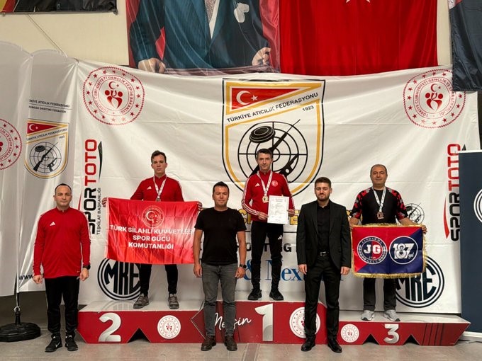 TSK SPOR GÜCÜ ATIŞ TAKIMI, MERSİN'DE DÜZENLENEN "OLİMPİK BRANŞLAR ATEŞLİ SİLAHLAR FEDERASYON KUPASI’NDA" 25 M ATEŞLİ TABANCA VE 50 M ATEŞLİ TÜFEK KATEGORİLERİNDE FERDİ OLARAK GERÇEKLEŞTİRİLEN MÜSABAKALARDA, TÜM KATEGORİLERDE ŞAMPİYONLUK ELDE ETTİ.