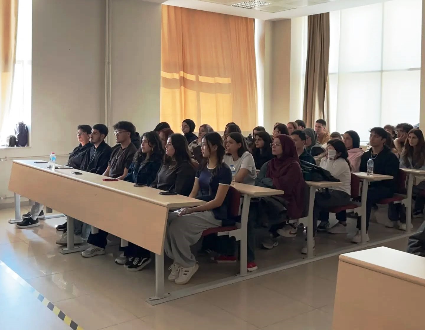 DPÜ’DE GENÇ KADINLARA "SAYGILI YAŞAM VE GÜVENLİ İLİŞKİLER" EĞİTİMİ