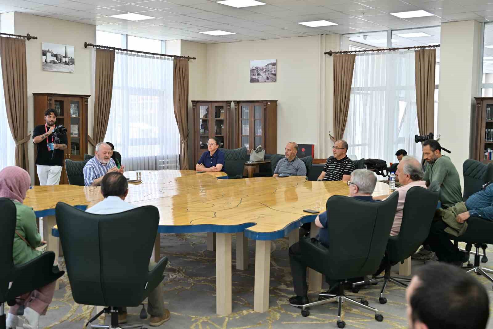 KÜLTÜR VE TURİZM BAKANLIĞI TARAFINDAN DÜZENLENEN ERZURUM KÜLTÜR YOLU FESTİVALİ, KENTİN KÜLTÜREL MİRASINI FARKLI SANAT DİSİPLİNLERİYLE BULUŞTURAN ETKİNLİKLERLE DEVAM ETTİ.