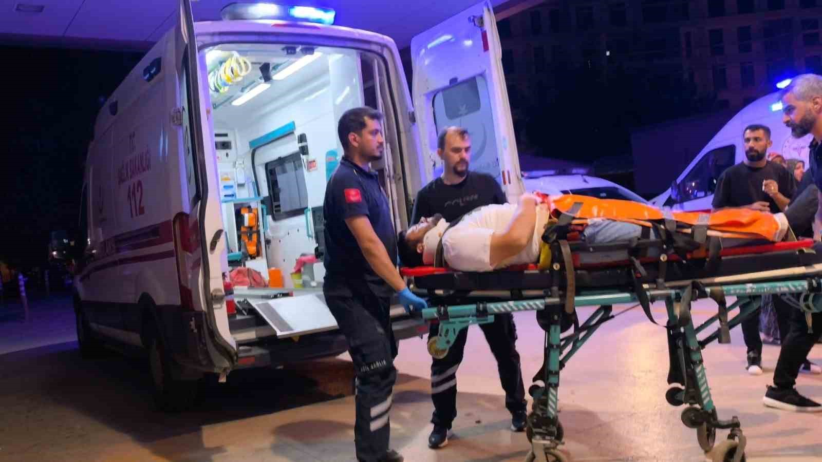 BURSA’NIN İNEGÖL İLÇESİNDE OTOMOBİL İLE MOTOSİKLETİN KAFA KAFAYA ÇARPIŞTIĞI KAZADA MOTOSİKLET SÜRÜCÜSÜ AĞIR YARALANDI.