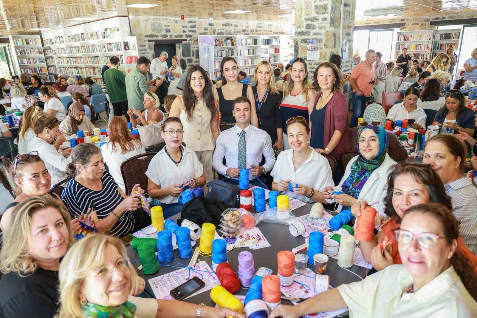 BODRUM SOKAKLARINA KADIN ELİ DEĞECEK