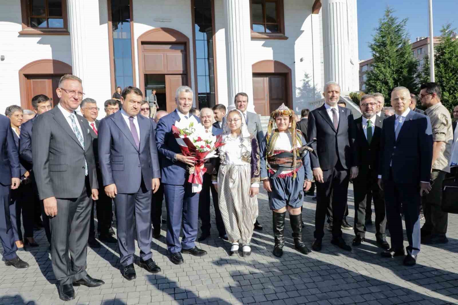 TİCARET BAKANI PROF. DR. ÖMER BOLAT, KÜTAHYA VALİSİ MUSA IŞIN’I MAKAMINDA ZİYARET ETTİ.