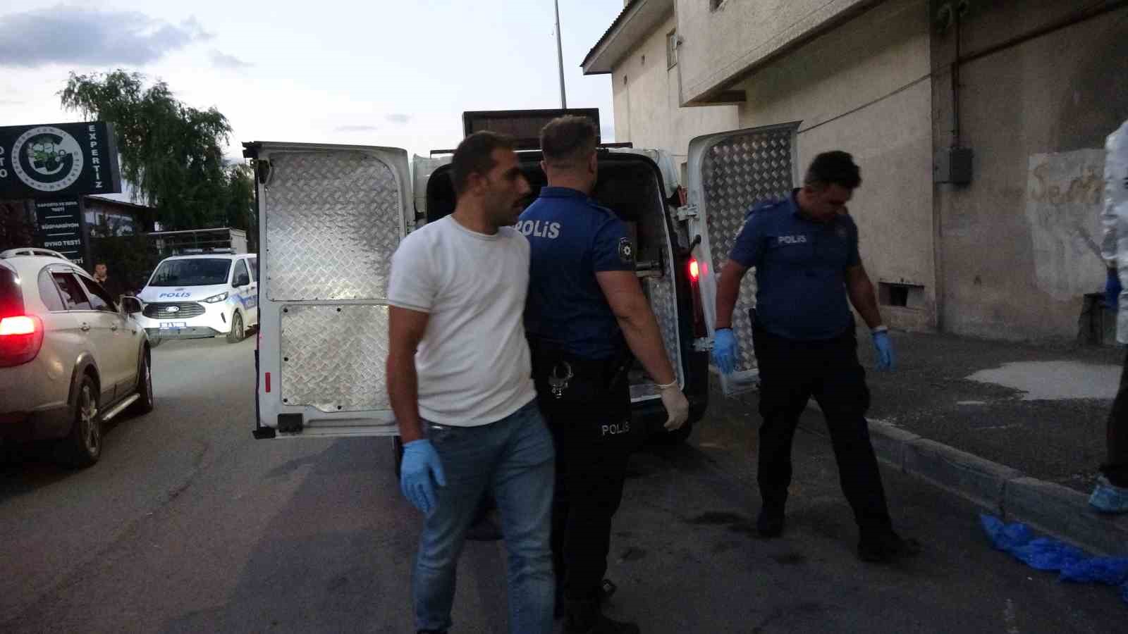 POLİS EKİPLERİNİ ÇALIŞMASI VE OLAY YERİ