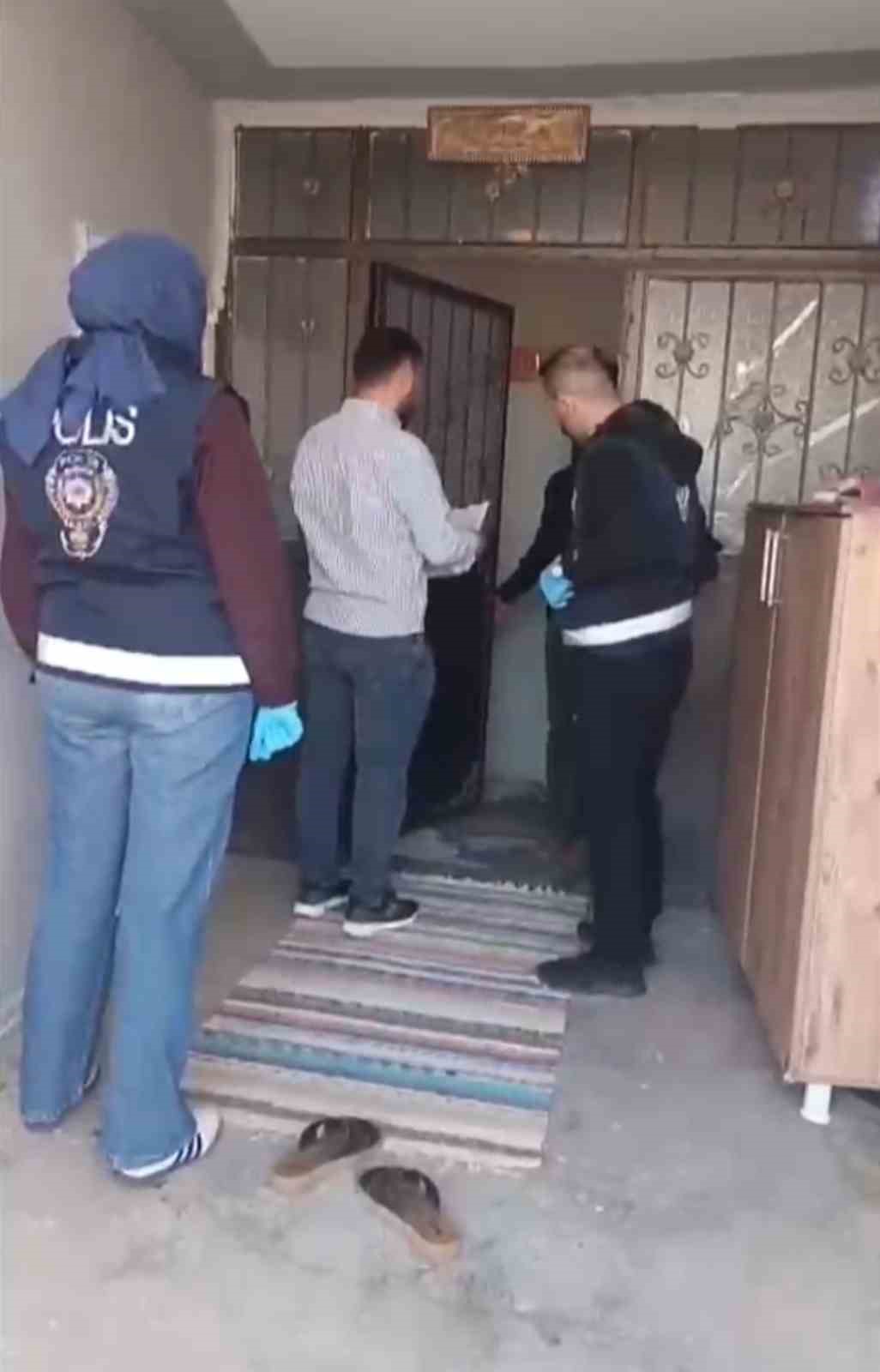 ORDU MERKEZLİ 27 İLDE DÜZENLENEN NİTELİKLİ DOLANDIRICILIK OPERASYONUNDA GÖZALTINA ALINAN 52 ŞÜPHELİDEN 19'U TUTUKLANDI.