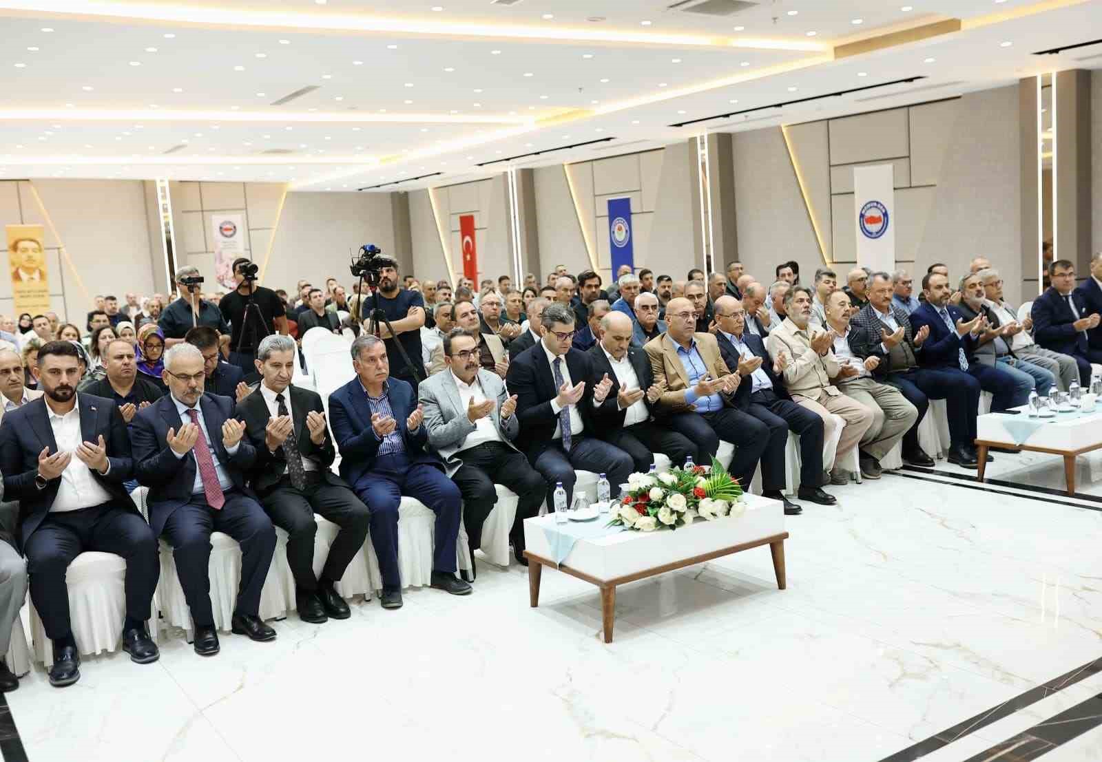 EĞİTİM-BİR-SEN ADANA ŞUBE BAŞKANI MUSTAFA SARIGEÇİLİ, YENİDEN GÖREVİNE SEÇİLDİ.