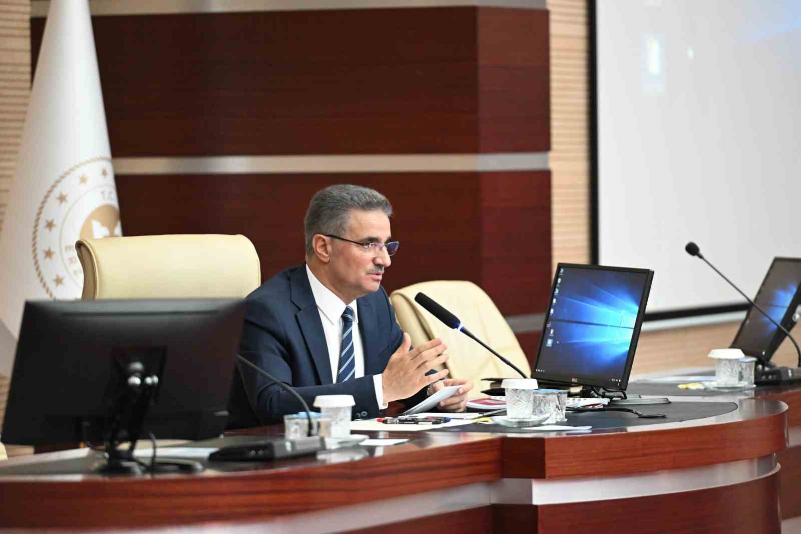 ERZURUM’DA KAMU HİZMETLERİNİN ETKİN, VERİMLİ VE KOORDİNASYON İÇERİSİNDE YÜRÜTÜLMESİNİ SAĞLAMAK AMACIYLA DÜZENLENEN İL İDARE ŞUBE BAŞKANLARI TOPLANTISI, VALİ AYDIN BARUŞ BAŞKANLIĞINDA YAPILDI.
