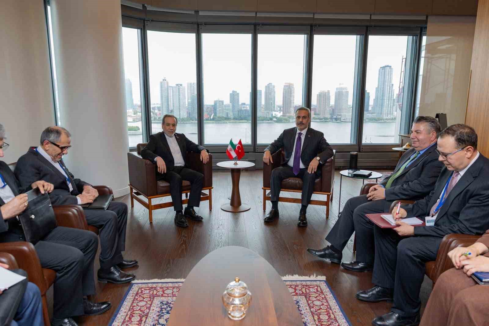 DIŞİŞLERİ BAKANI HAKAN FİDAN, NEW YORK’TA İRAN DIŞİŞLERİ BAKANI ABBAS ARAKÇİ İLE BİR ARAYA GELDİ.