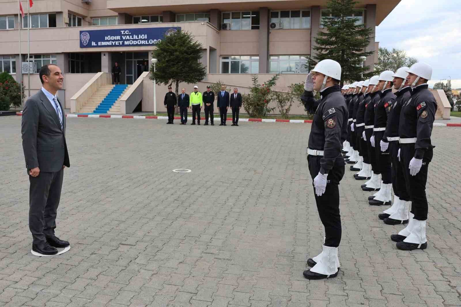 VALİ TAŞOLAR’DAN EMNİYET MÜDÜRÜ ER’E İADEİZİYARET