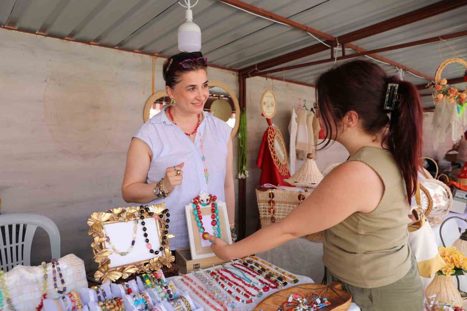 SAMSUN BÜYÜKŞEHİR BELEDİYESİ TARAFINDAN KADINLARIN ÜRETİME KATILIMINI DESTEKLEMEK VE KADIN EMEĞİNİ DAHA GÖRÜNÜR HALE GETİRMEK AMACIYLA DÜZENLENEN KADIN EMEĞİ FESTİVALİ BAŞLADI.