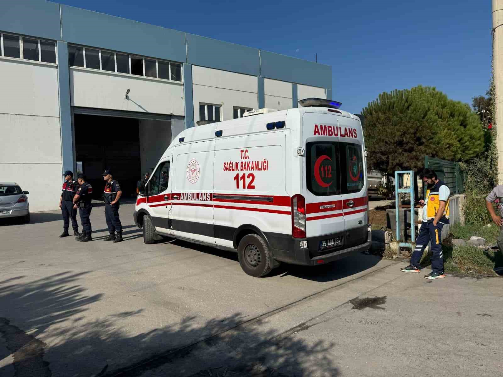 İZMİR'İN TORBALI İLÇESİNDE METAL TOZLARI ÜRETİMİ YAPAN BİR FABRİKADA DEV KAZANIN PATLAMASI SONUZU MEYDANA GELEN İŞ KAZASINDA 2'Sİ AĞIR 3 KİŞİ YARALANDI.