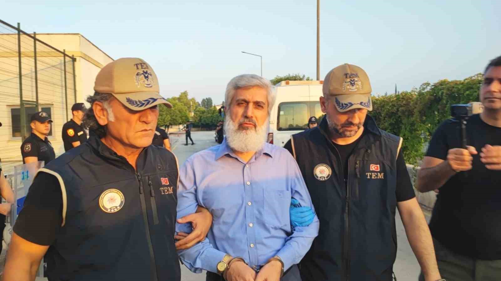 ADANA'DA FURKAN VAKFI’NA YÖNELİK DÜZENLENEN OPERASYONDA KURUCU BAŞKAN ALPARSLAN KUYTUL VE EŞİ SEMRA KUYTUL’UN YANI SIRA ÇOK SAYIDA VAKIF ÜYESİNİN GÖZALTINA ALINDIĞI ÖĞRENİLDİ.