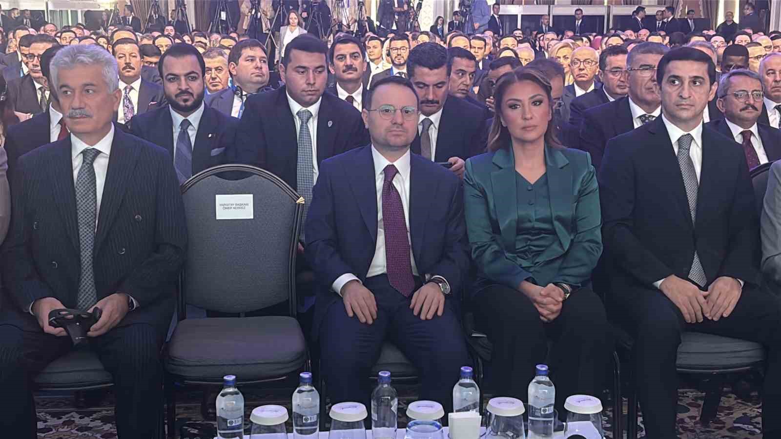 ADALET BAKANI AKIN GÜRLEK, İSTANBUL ÇIRAĞAN SARAYI'NDA ULUSLARARASI ADALET ZİRVESİNE KATILDI