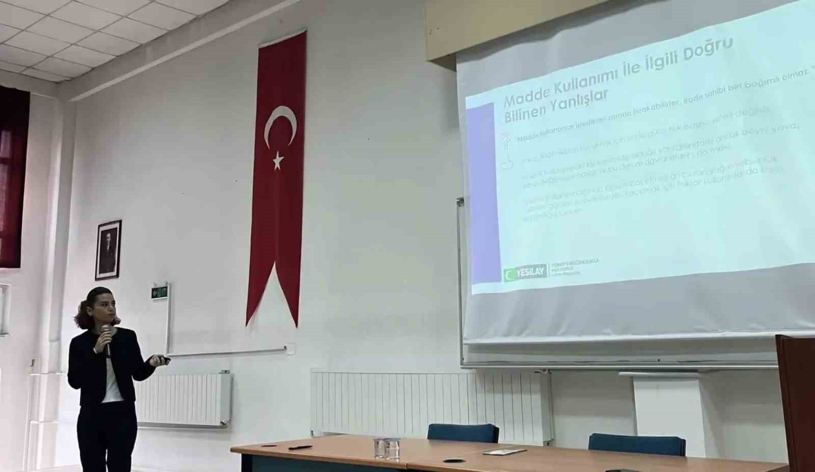 HİSARCIK MYO’DA ÖĞRENCİLERE BAĞIMLILIK FARKINDALIĞI EĞİTİMİ