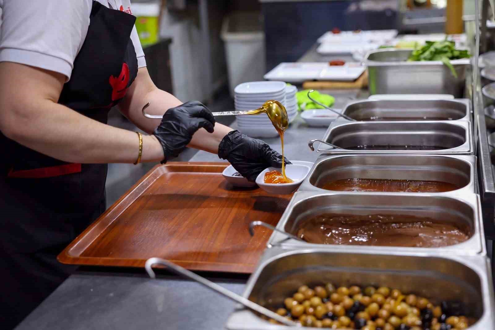 İMAMKÖY MAHALLESİ’NDE HİZMET VEREN DOĞA RESTAURANT, ZENGİN KAHVALTI SEÇENEKLERİ VE DOĞAYLA İÇ İÇE ATMOSFERİYLE GÜNE KEYİFLİ BİR BAŞLANGIÇ YAPMAK İSTEYENLERİ AĞIRLIYOR.