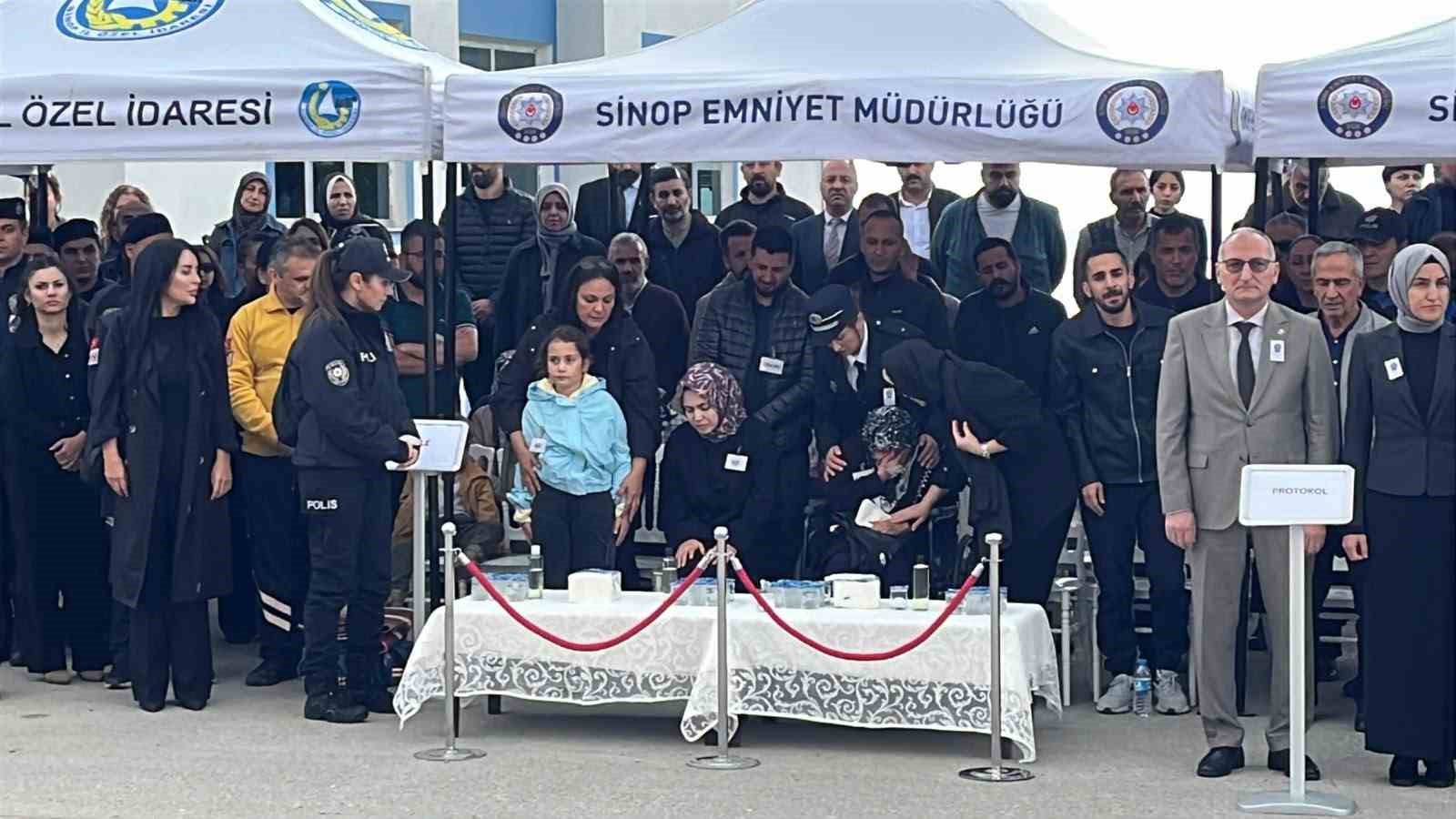 SİNOP’TA TEKNENİN ALABORA OLMASI SONUCU HAYATINI KAYBEDEN POLİS MEMURU ORHAN GAZİ YETİŞ İÇİN SİNOP POLİSEVİ’NDE TÖREN DÜZENLENDİ.