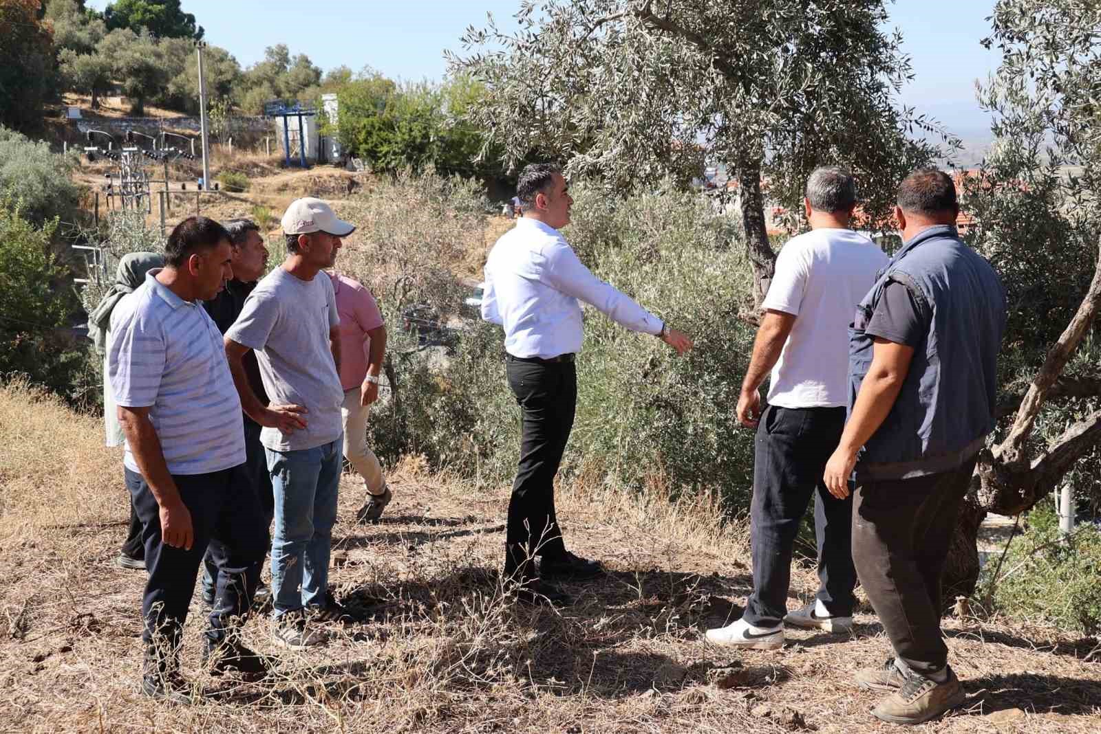 AYDIN'IN KOÇARLI İLÇESİ ŞENKÖY MAHALLESİ'NDE YAPILACAK OLAN DÜĞÜN SALONU İÇİN BÖLGEYE GİDEN BELEDİYE BAŞKANI ÖZGÜR ARICI, DAVUL ZURNAYLA KARŞILANIRKEN, ÇALIŞMALAR BAŞLADI.