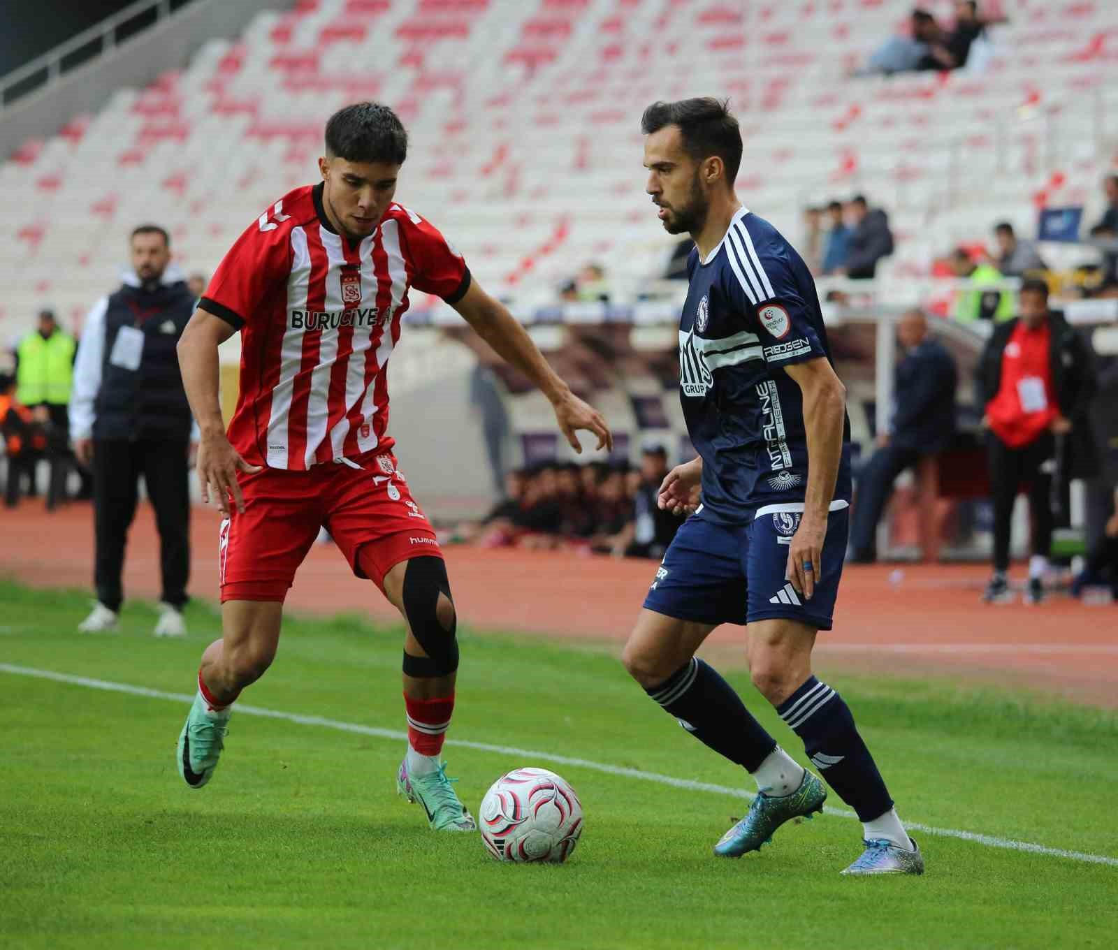 TRENDYOL 1. LİG'İN 11. HAFTASINDA SİVASSPOR, EVİNDE KARŞILAŞTIĞI SARIYER İLE 1-1 BERABERE KALDI.