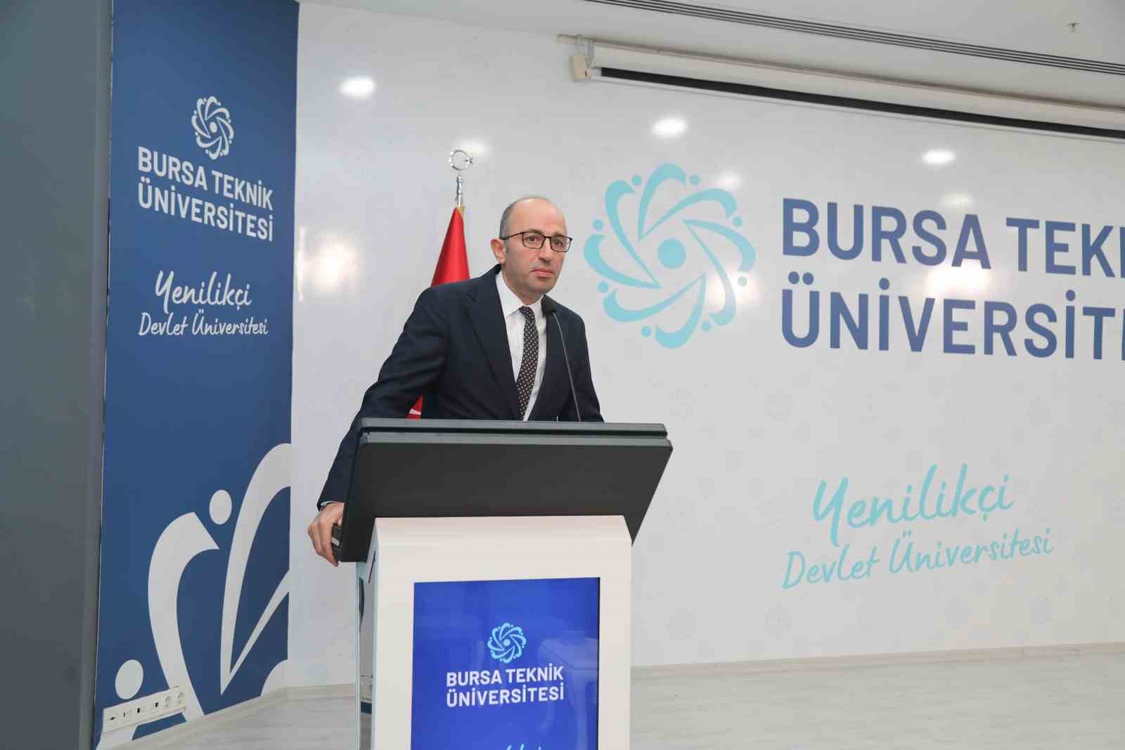 BTÜ’NÜN TÜRKİYE’DE BİR İLK OLARAK HAYATA GEÇİRDİĞİ “TERCİHTEN ÖNCE ÜNİVERSİTENİ YAŞA” PROJESİ, DÖRDÜNCÜ KEZ LİSE ÖĞRENCİLERİNİ AĞIRLIYOR. ÜNİVERSİTE TERCİHLERİ ÖNCESİNDE BİR AY BOYUNCA BTÜ’DE DERSLERE KATILARAK KAMPÜS YAŞAMINI DENEYİMLEYECEK ÖĞRENCİLER, DÜZENLENEN ORYANTASYON PROGRAMINDA PROJE VE ÜNİVERSİTE HAKKINDA BİLGİLENDİRİLDİ.