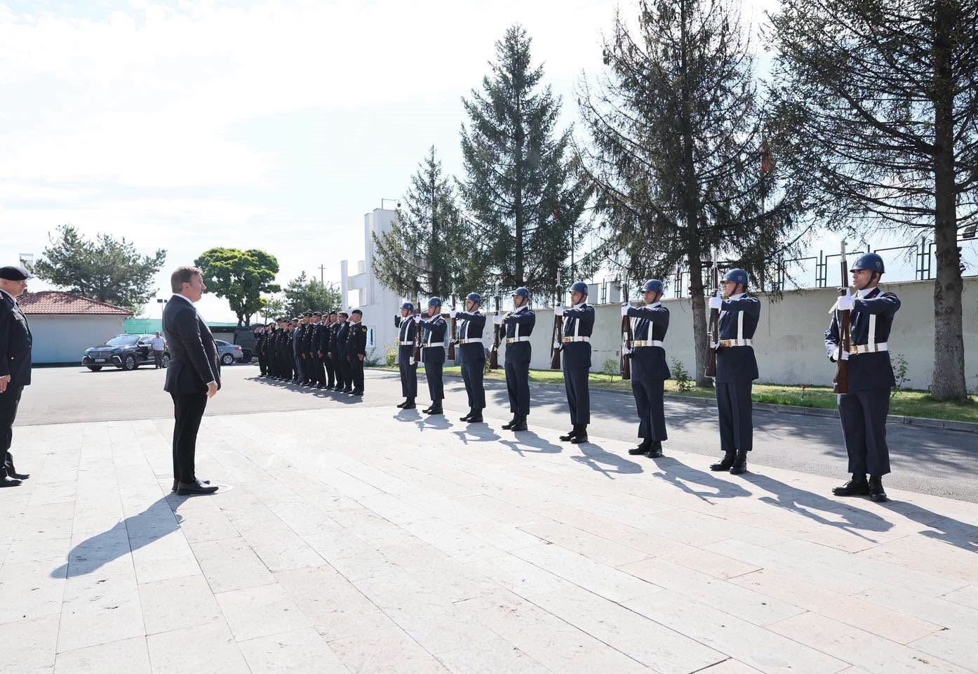 ERZİNCAN VALİSİ HAMZA AYDOĞDU, İL JANDARMA KOMUTANLIĞI GÖREVİNE ATANAN JANDARMA KIDEMLİ ALBAY CAN ALTUNDARAK’A İADE-İ ZİYARETTE BULUNDU