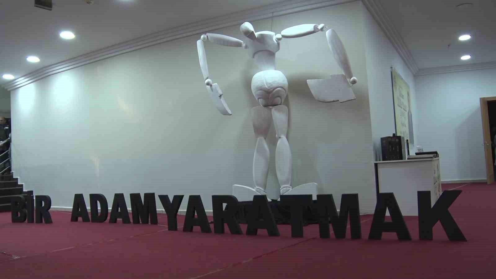 BURSA’NIN YILDIRIM İLÇESİNDE 2026-2027 KÜLTÜR SANAT SEZONU, NECİP FAZIL KISAKÜREK’İN "BİR ADAM YARATMAK" ESERİNDEN SİNEMAYA UYARLANAN FİLMİN GÖSTERİMİ VE ÖZEL SERGİYLE AÇILDI.