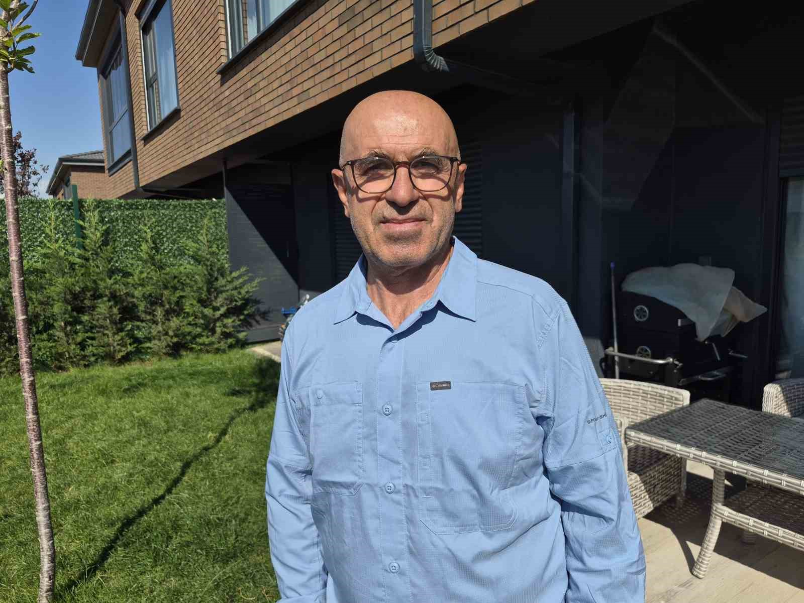 ESKİŞEHİR OSMANGAZİ ÜNİVERSİTESİ (ESOGÜ) GENEL JEOLOJİ ANABİLİM DALI ÖĞRETİM ÜYESİ PROF. DR. ERHAN ALTUNEL, ESKİŞEHİR'DE DEPREM TEHLİKESİ OLDUĞUNU, BUNUN GÖZ ARDI EDİLMEZ BİR GERÇEK OLDUĞUNU BELİRTEREK, "PORSUK ÇAYI ÇEVRESİNDE JEOLOJİK ZEMİN SARSINTIYI TAŞIMAYA YETERLİ DEĞİLSE ÜZERİNDEKİ BİNALAR HASAR GÖRÜRLER" DEDİ.