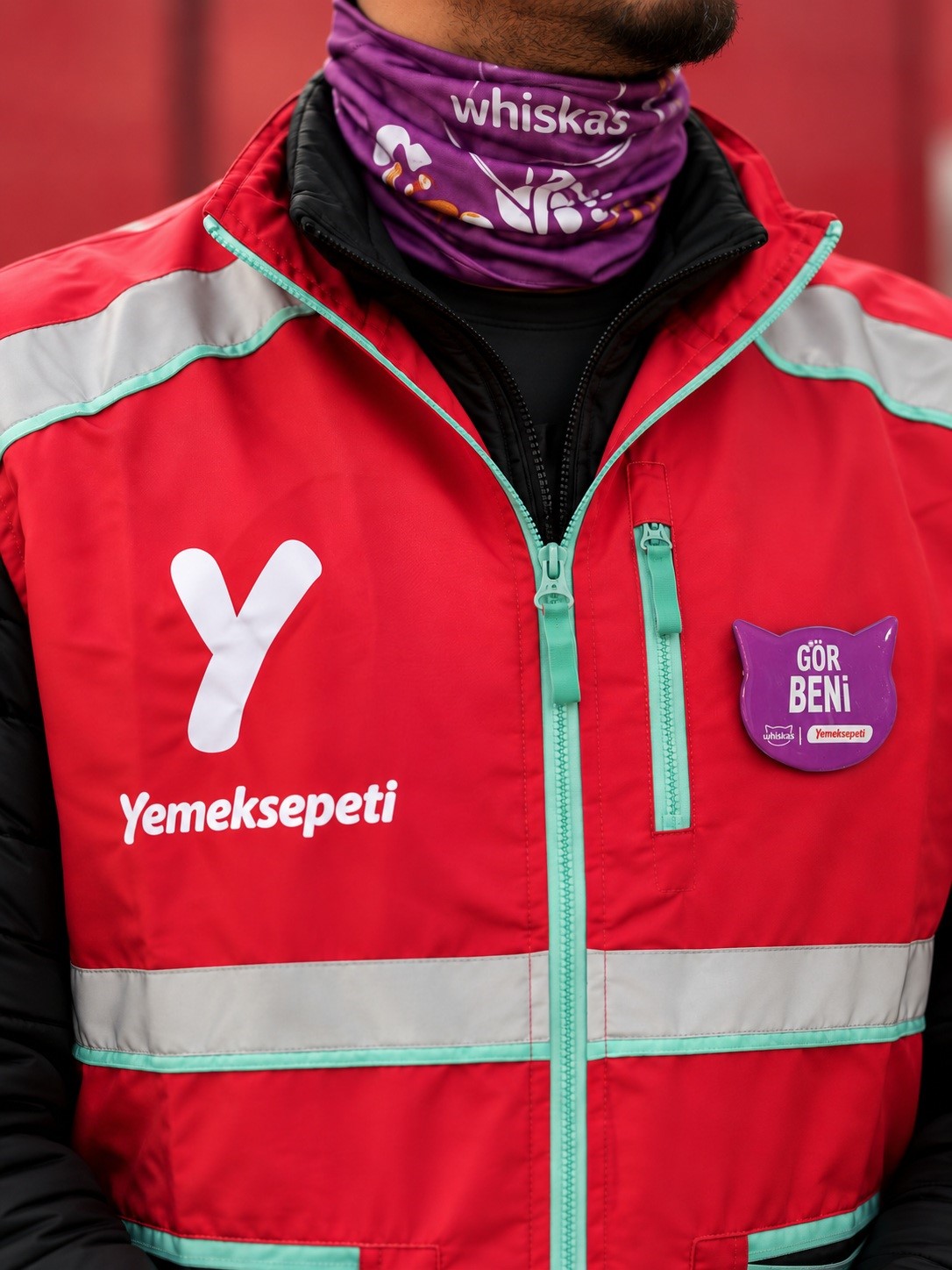 YEMEKSEPETİ, KEDİLERE VE ONLARIN İHTİYAÇLARINA DİKKAT ÇEKEN WHİSKAS'IN, HAYVANLAR İÇİN DAHA İYİ ŞEHİRLER PROGRAMI KAPSAMINDA GELİŞTİRDİĞİ "GÖR BENİ" PROJESİNE DESTEK VERDİ
