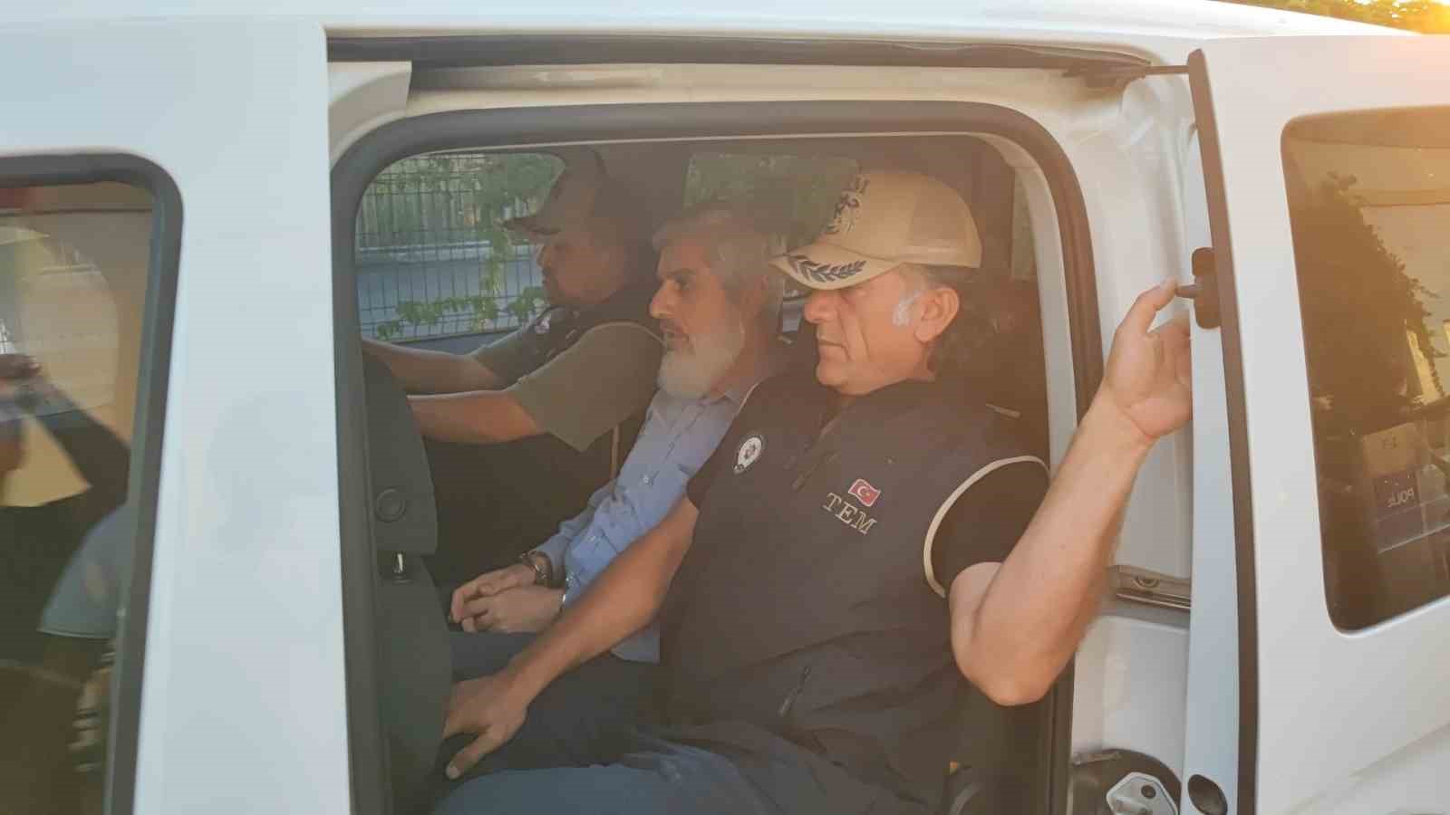 ADANA'DA FURKAN VAKFI’NA YÖNELİK DÜZENLENEN OPERASYONDA KURUCU BAŞKAN ALPARSLAN KUYTUL VE EŞİ SEMRA KUYTUL’UN YANI SIRA ÇOK SAYIDA VAKIF ÜYESİNİN GÖZALTINA ALINDIĞI ÖĞRENİLDİ.