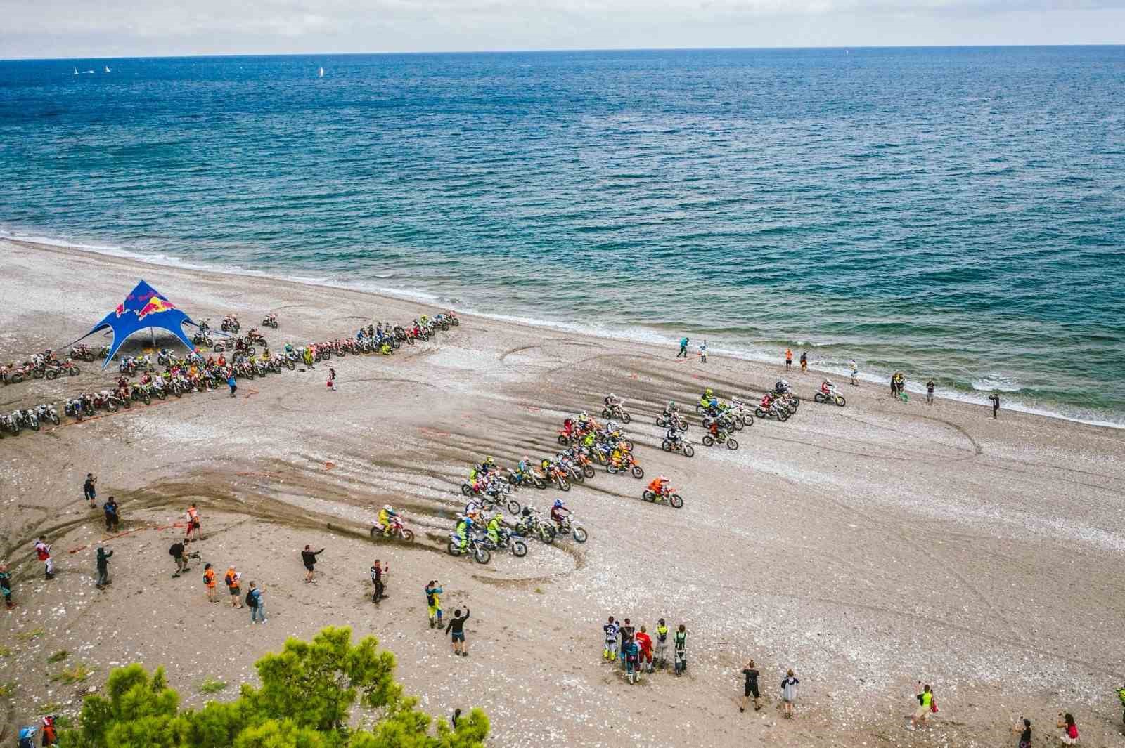 DENİZDEN ZİRVEYE UZANAN BENZERSİZ PARKURUYLA HARD ENDURO DÜNYASININ DİKKAT ÇEKEN ORGANİZASYONLARINDAN SEA TO SKY, 7-10 EKİM 2026 TARİHLERİNDE ANTALYA’NIN KEMER İLÇESİNDE DÜNYANIN ÖNDE GELEN SPORCULARINI AĞIRLAYACAK.
