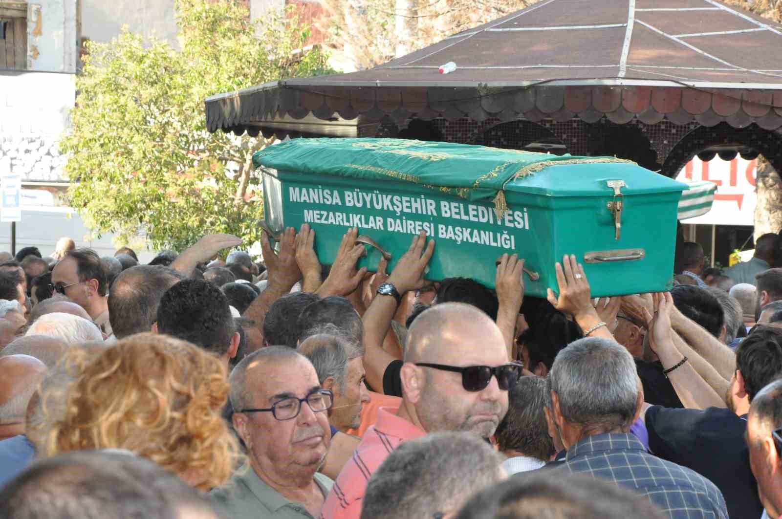 MANİSA’NIN SALİHLİ İLÇESİNDEKİ GAZ DOLUM TESİSİNDE MEYDANA GELEN PATLAMA VE ARDINDAN ÇIKAN YANGINDA HAYATINI KAYBEDEN TESİS SAHİBİ NAZİF KAVAS, OLAYDAN 3 GÜN SONRA SON YOLCULUĞUNA UĞURLANDI.