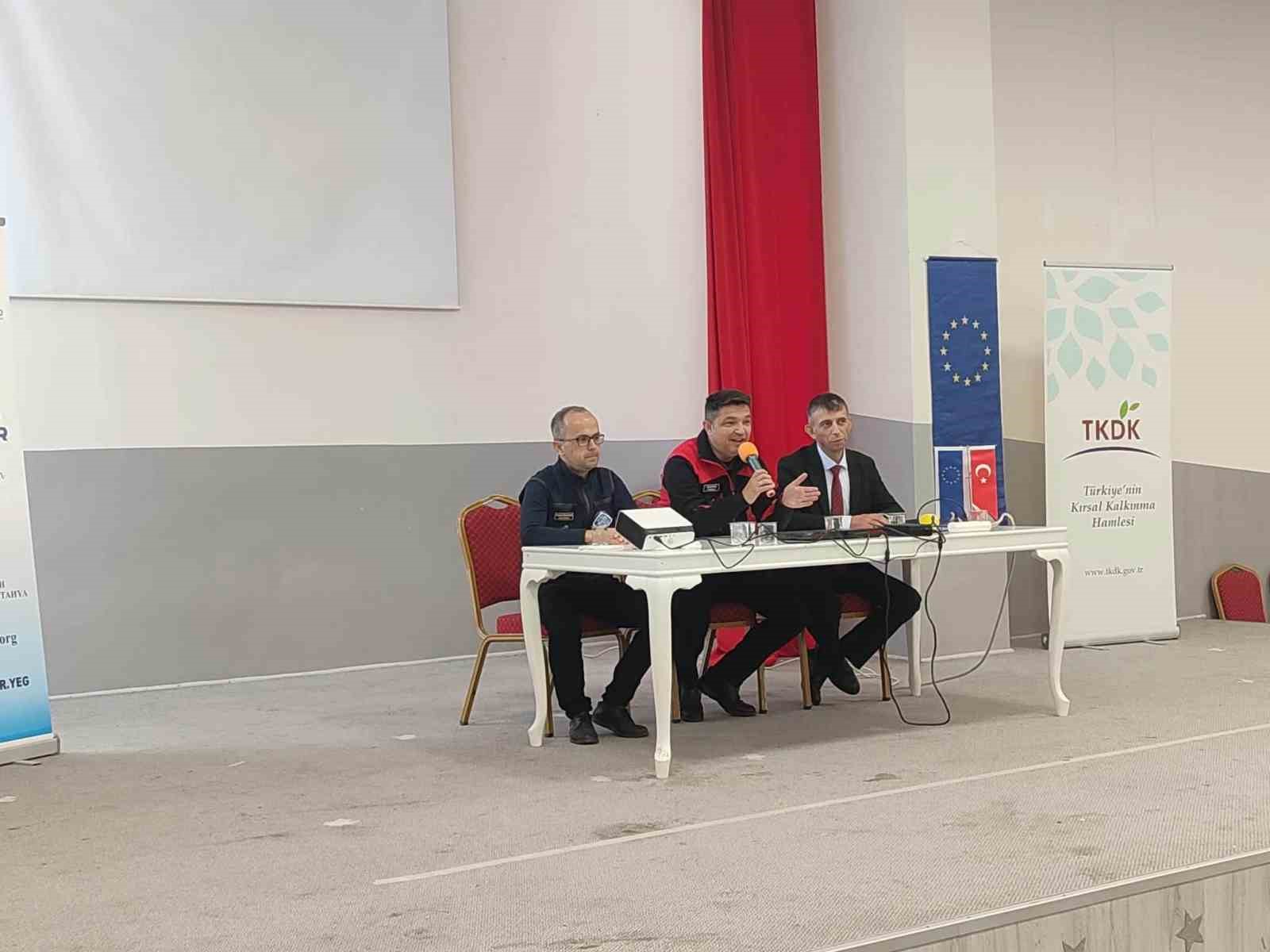 ÇAVDARHİSAR’DA KIRSAL KALKINMA HİBELERİ ANLATILDI