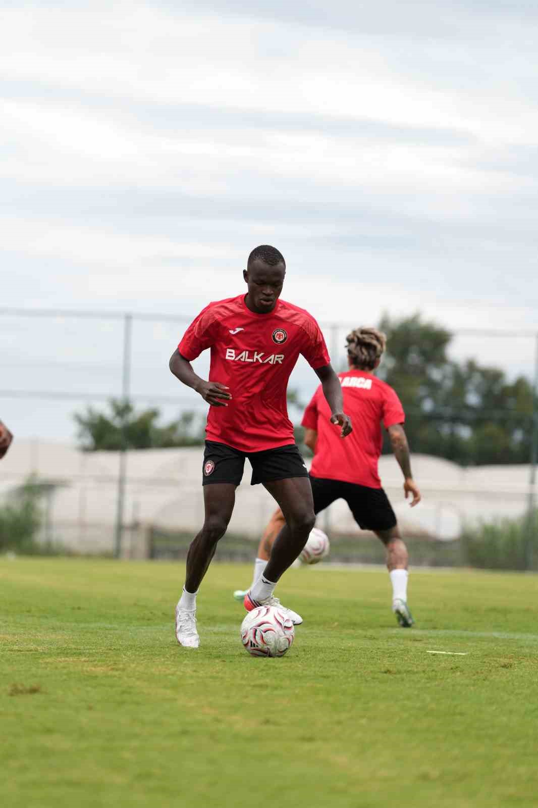 ÇORUM FK, ANTALYA KAMPINDA ÇALIŞMALARINI SÜRDÜRDÜ