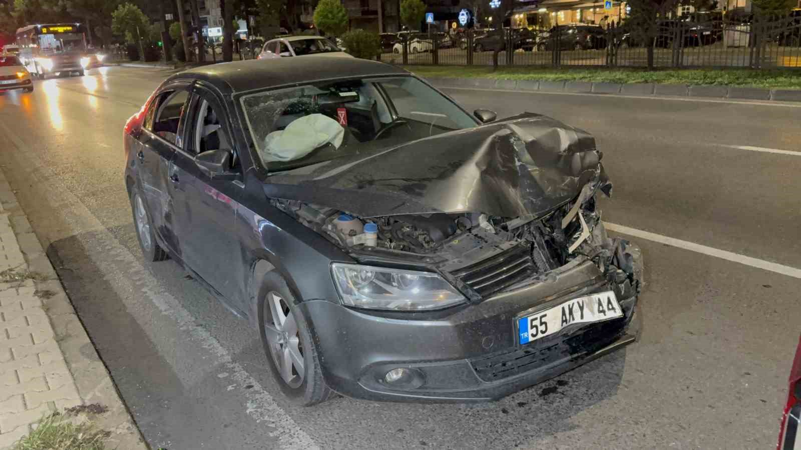 SAMSUN’UN ATAKUM İLÇESİNDE OTOMOBİLİN HAFİF TİCARİ ARACA ARKADAN ÇARPMASI SONUCU MEYDANA GELEN TRAFİK KAZASINDA 1 KİŞİ YARALANDI.