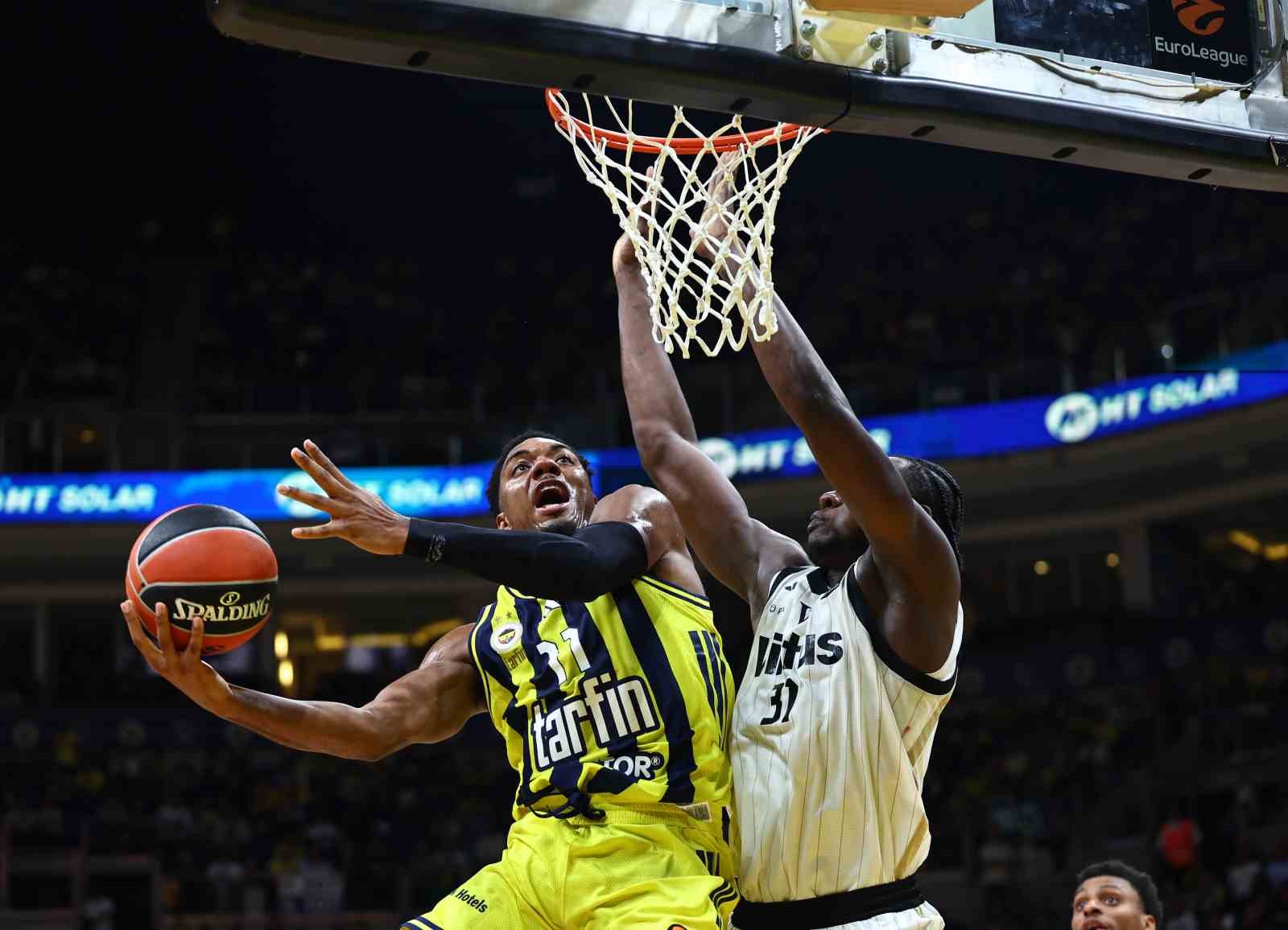 FENERBAHÇE ERKEK BASKETBOL TAKIMI, EUROLEAGUE'İN İLK HAFTASINDA SAHASINDA İTALYAN EKİBİ VİRTUS BOLOGNA’YI 78-68 MAĞLUP EDEREK, SEZONA GALİBİYETLE BAŞLADI.