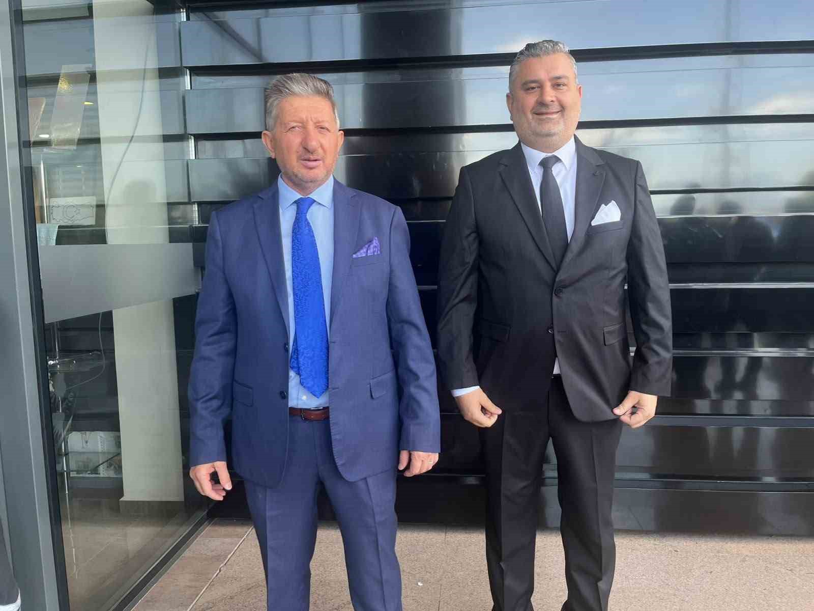 NAZİLLİ TİCARET ODASI’NDA BAŞKANLIK SEÇİMİ TAMAMLANIRKEN, OYLAMADAN GALİP AYRILAN ÖZEN AKGÜN ODANIN YENİ BAŞKANI OLDU.