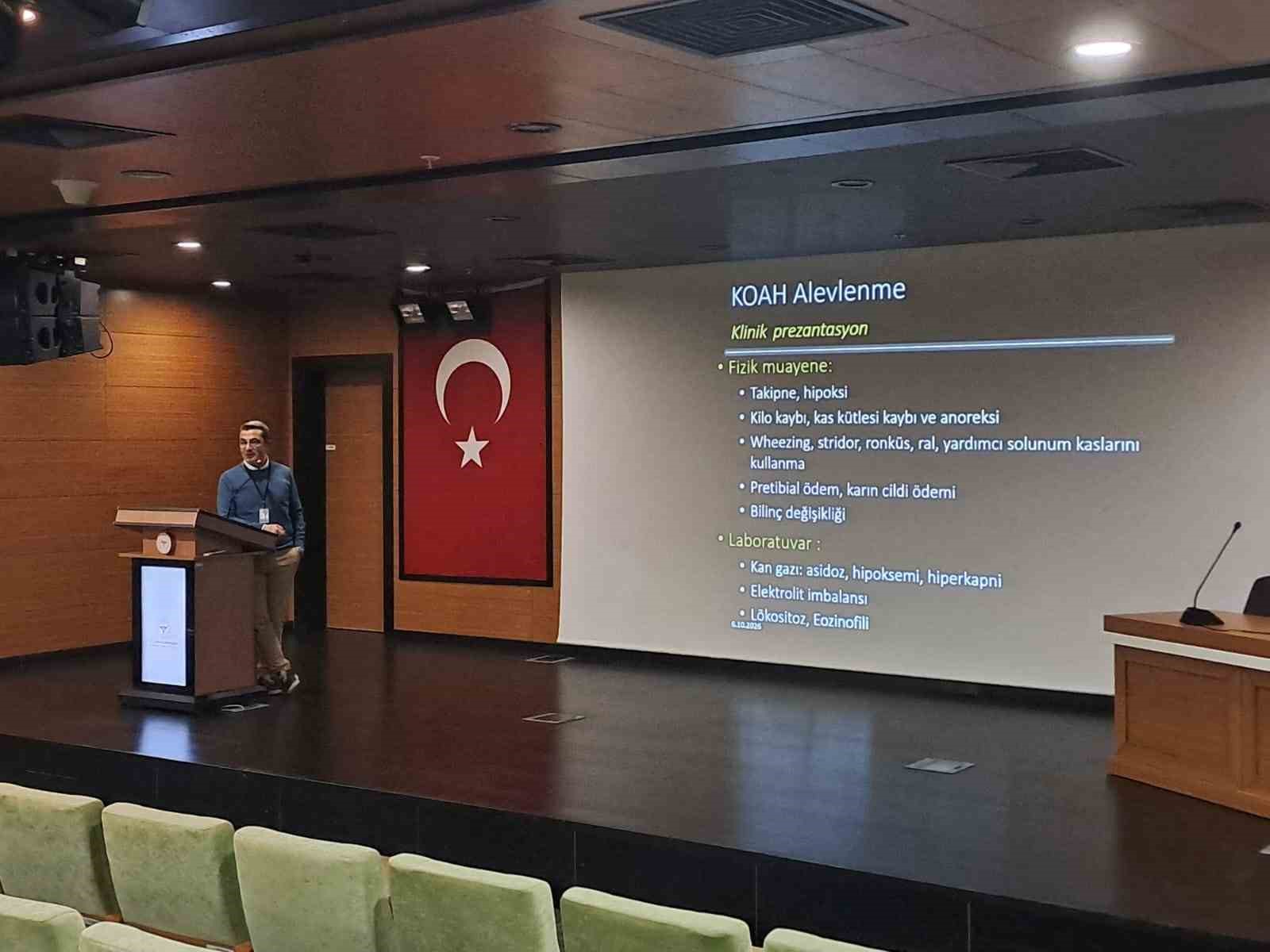 ESKİŞEHİR İL SAĞLIK MÜDÜRLÜĞÜ TARAFINDAN DÜZENLENEN II. GELENEKSEL ACİL ORYANTASYON SEMPOZYUMU, ACİL SAĞLIK HİZMETLERİNDEKİ GÜNCEL BİLGİ VE UYGULAMALARIN ELE ALINDIĞI KAPSAMLI OTURUMLARLA TAMAMLANDI.