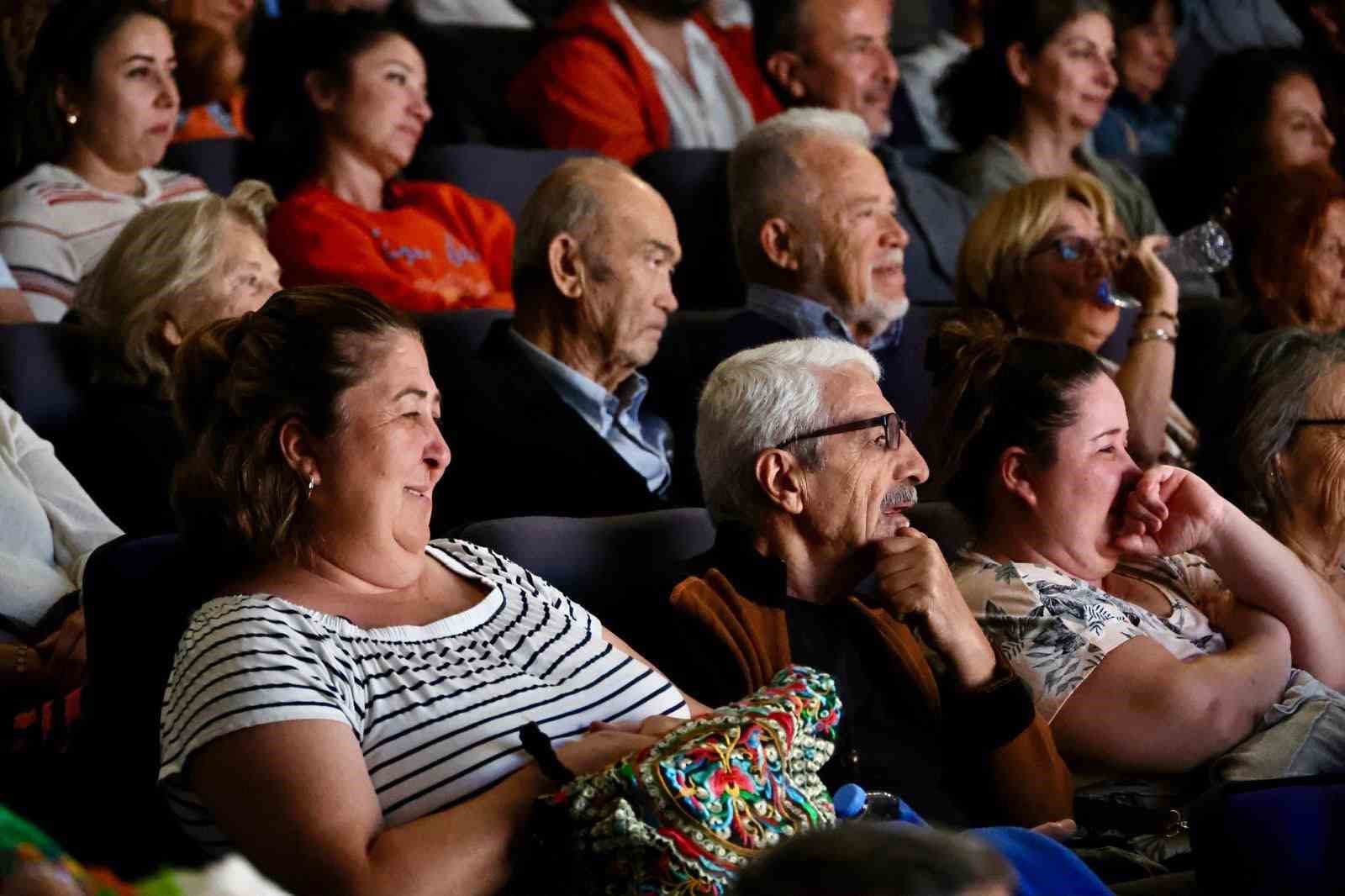 BODRUM’DA TİYATRO PERDESİ "CAMBAZIN CENAZESİ" İLE AÇILDI