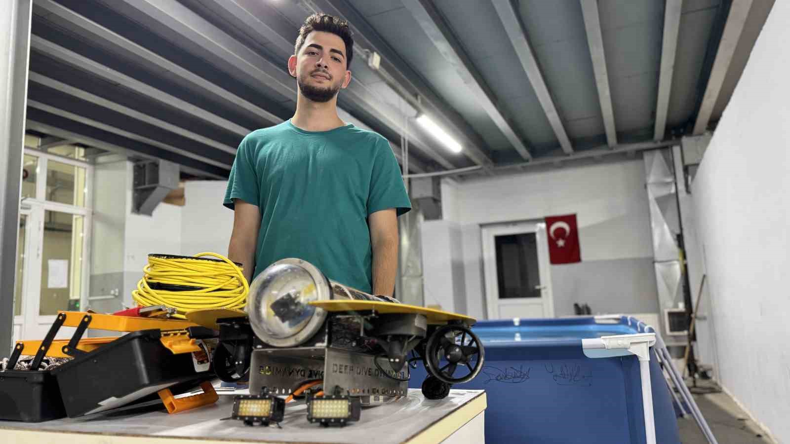 TAKIMIN YAZILIM KAPTANI YASİN DIRMIKCI DA ARACIN İKİ FARKLI TEMEL GÖREVİ BULUNDUĞUNU, BUNLARIN GÖRÜNTÜ İŞLEME VE OTONOM KEŞİF ÜZERİNE KURULU OLDUĞUNU SÖYLEDİ.