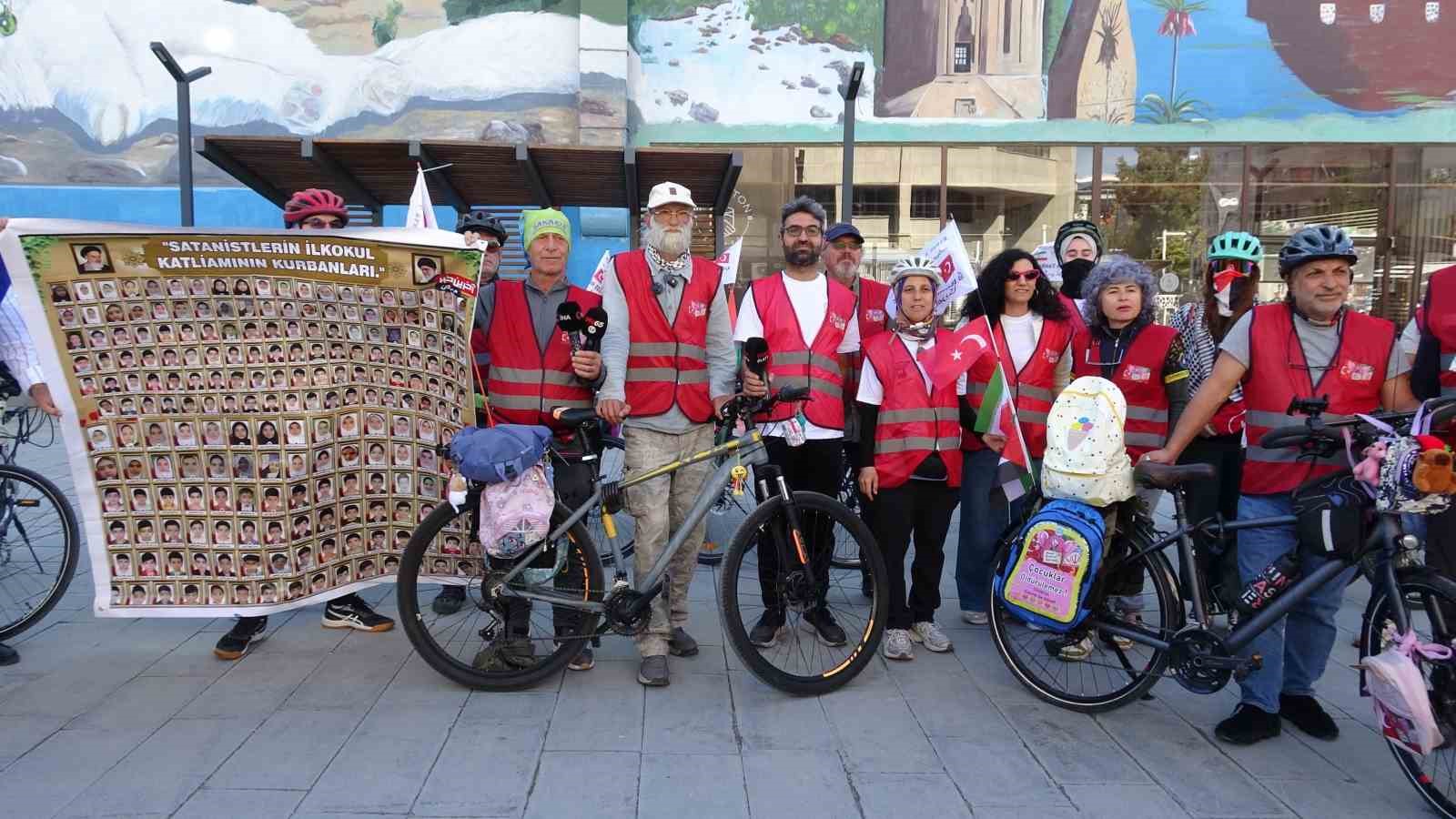 ÇOCUKLAR İÇİN DAYANIŞMA VE UMUT MESAJI TAŞIMAK AMACIYLA DİYARBAKIR'DAN İRAN'IN MİNAB KENTİNE DOĞRU YOLA ÇIKAN MİNAB BİSİKLET KERVANI, 3 BİN KİLOMETRELİK YOLCULUĞU KAPSAMINDA VAN'A ULAŞTI.