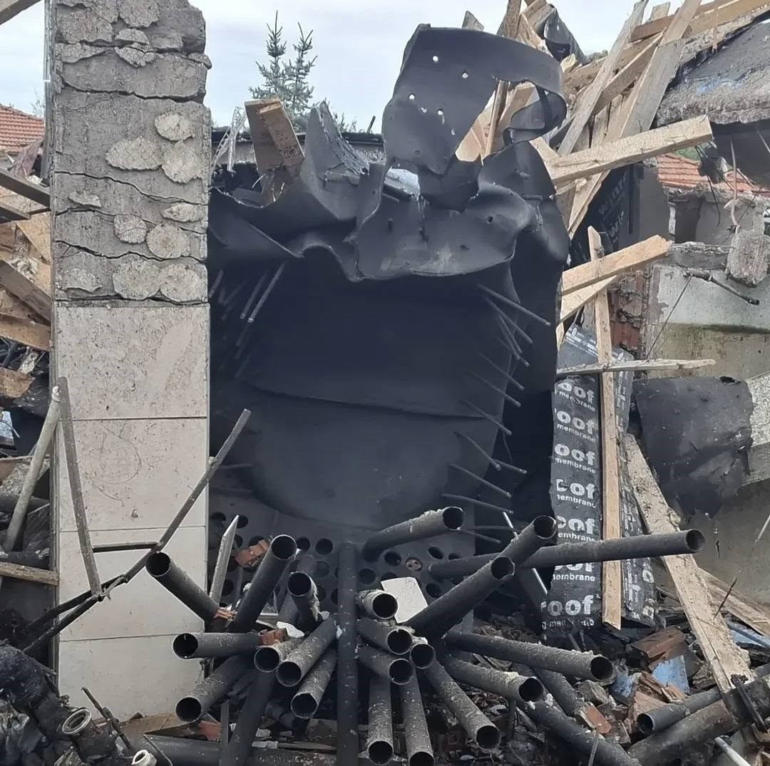 EMET’TE KAZAN DAİRESİNDE PATLAMA: BÜYÜK HASAR OLUŞTU