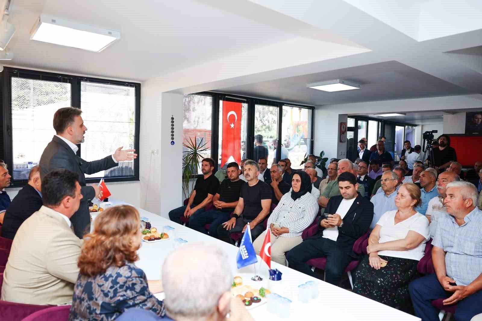 BURSA BÜYÜKŞEHİR BELEDİYESİ BAŞKAN VEKİLİ ŞAHİN BİBA, İLÇE ZİYARETLERİ KAPSAMINDA TEMASLARDA BULUNDUĞU MUDANYA’DA, KENTİN HER NOKTASINA EŞİT HİZMET GÖTÜRME GAYRETİNDE OLDUKLARINI VURGULADI.