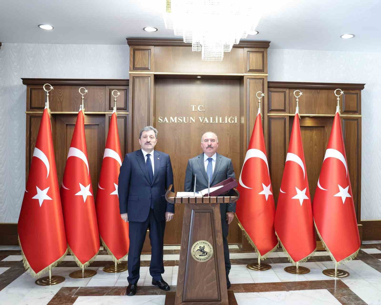 ÇORUM VALİSİ ALİ ÇALGAN(SAĞDA)-SAMSUN VALİSİ ORHAN TAVLI(SOLDA)